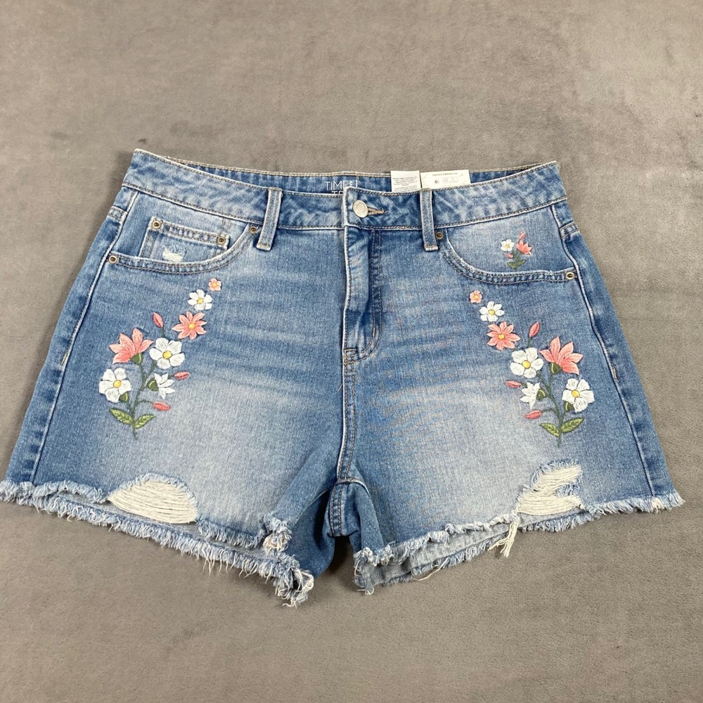 Time and Tru Womens High Rise Floral Embroidered Distressed Denim Shorts Size 8